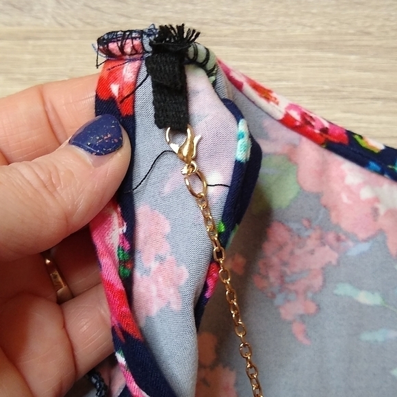 French Atmosphere SZ Small Top Floral Cold Shoulder Detachable Stretch Necklace - Picture 7 of 8